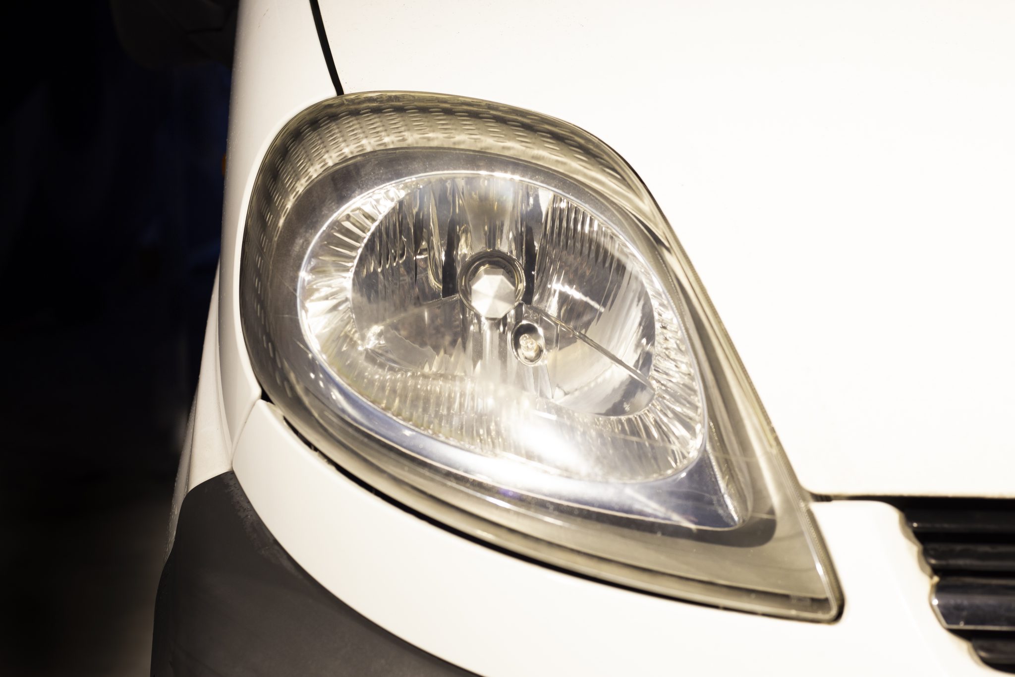 Wie Bekommt Man Stumpfe Gläser Wieder Klar Stumpfe Scheinwerfer in fünf Schritten wieder wie neu - Cartec World