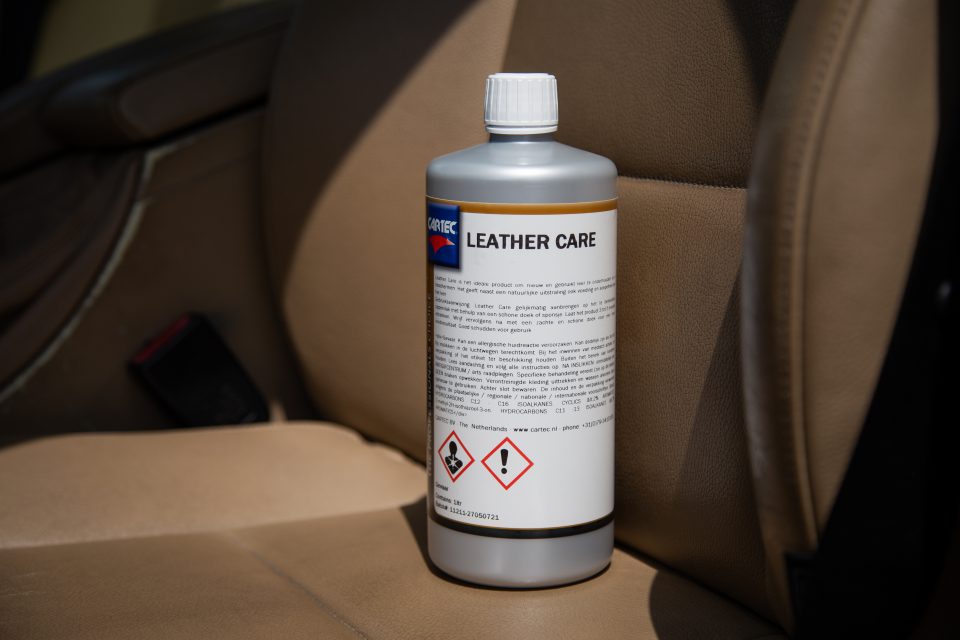 Cleaning, treating and protecting car leather. How it works! Cartec World