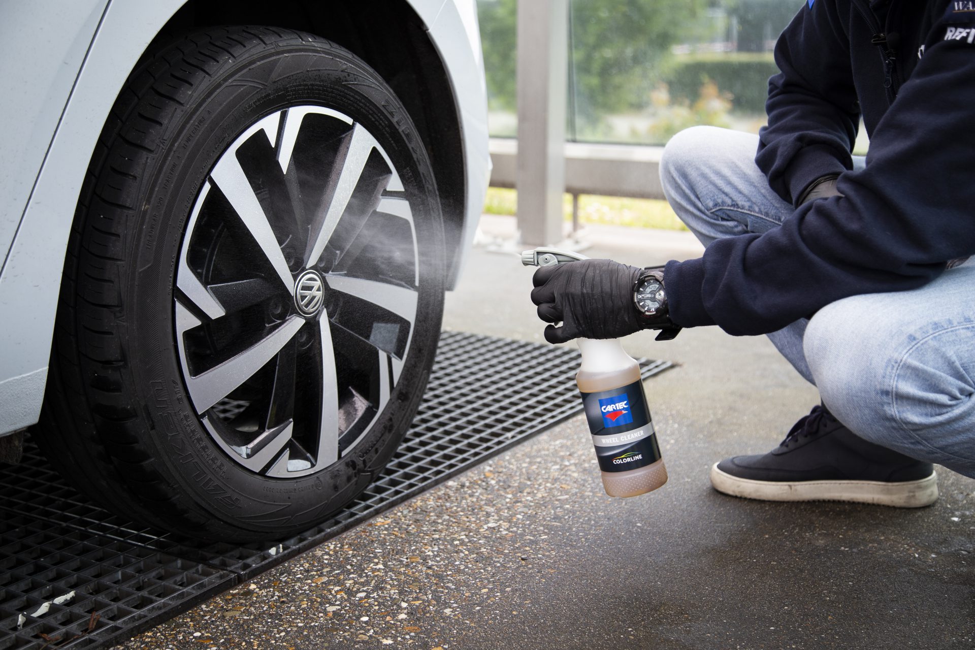 How to remove brake dust with Wheel Cleaner - Cartec World