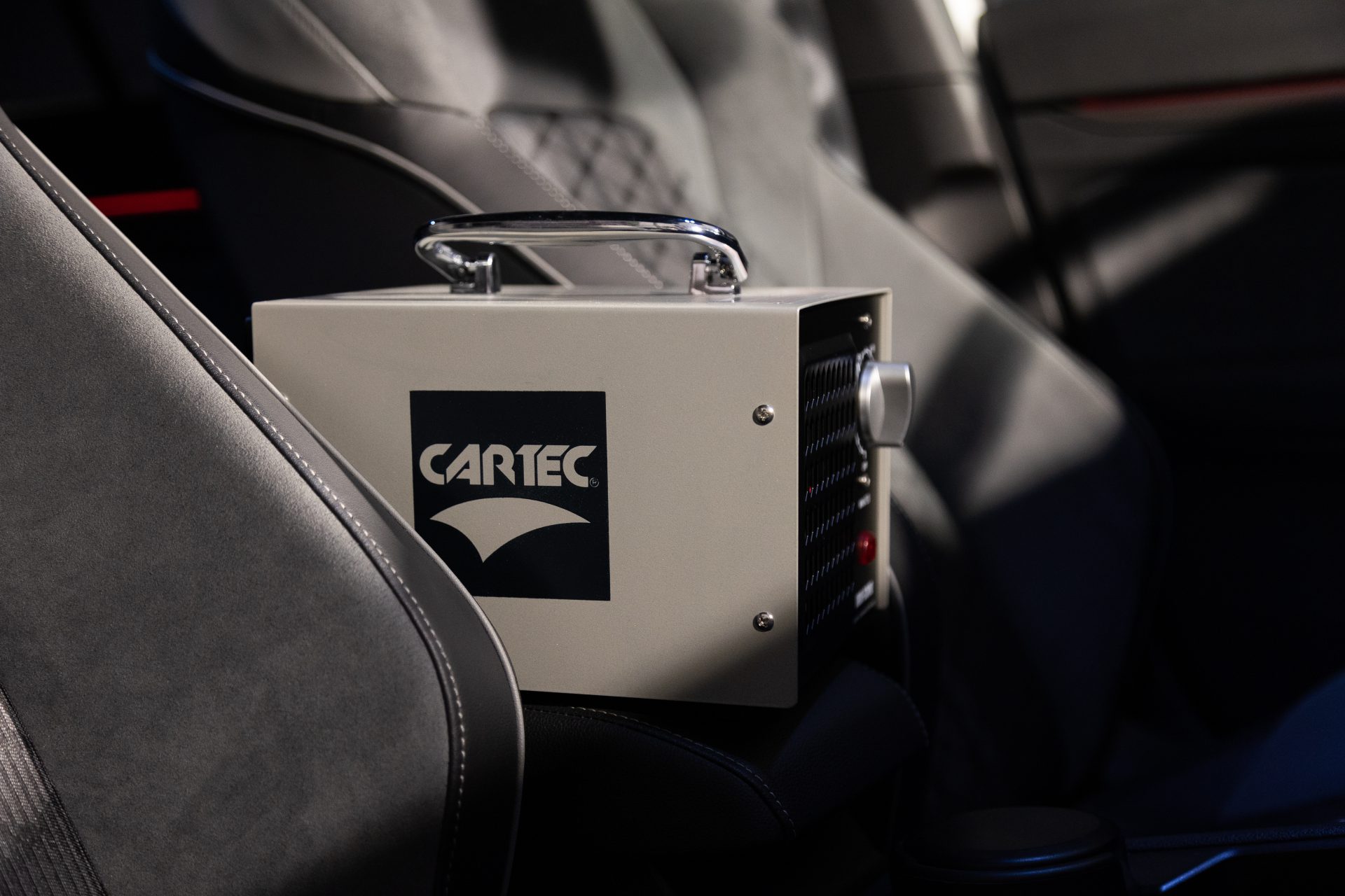 This is how you remove a bad smell from your car! Cartec World