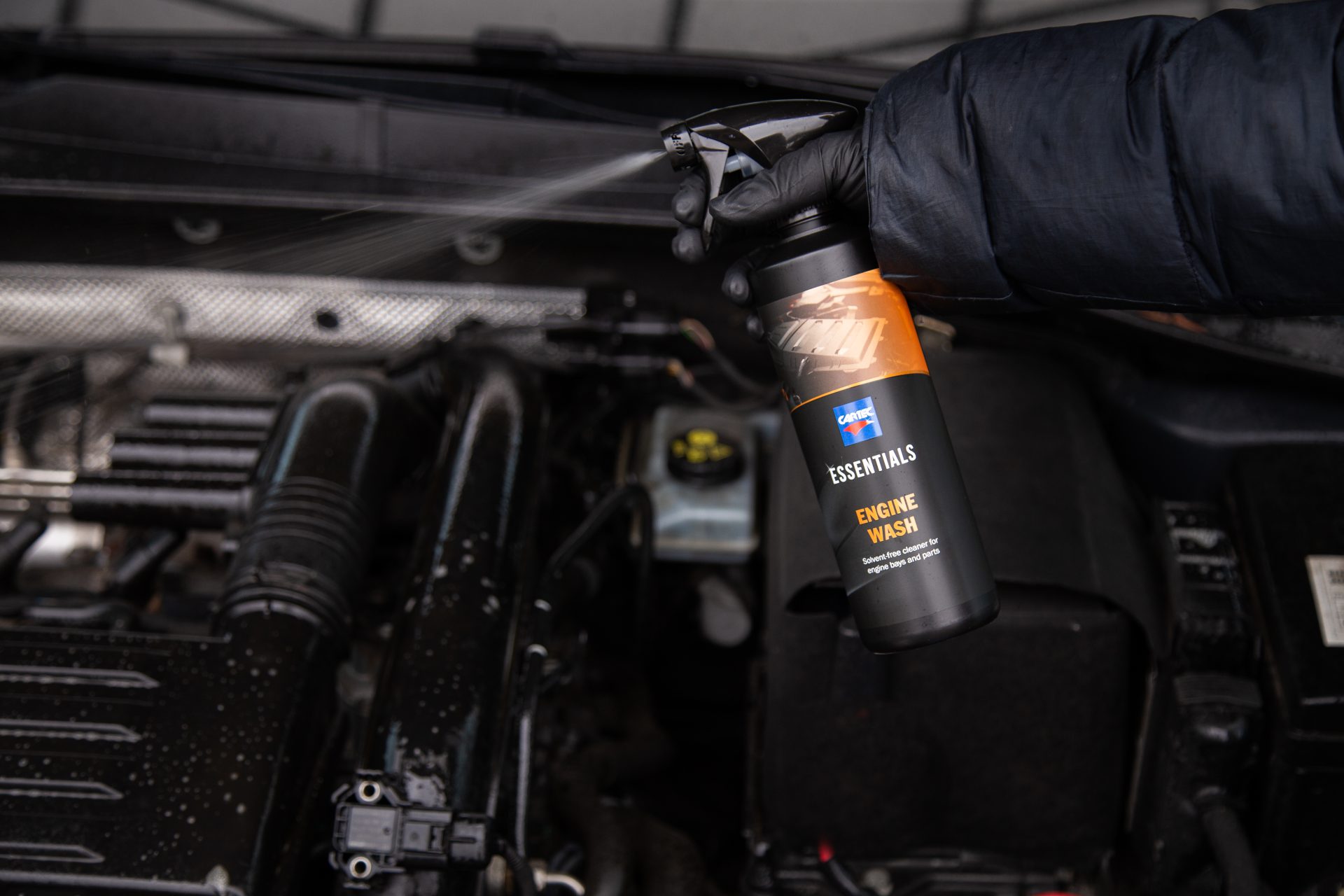 Car exterior cleaning with the Essentials Cartec World