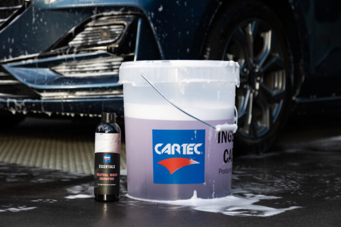 Car exterior cleaning with the Essentials - Cartec World