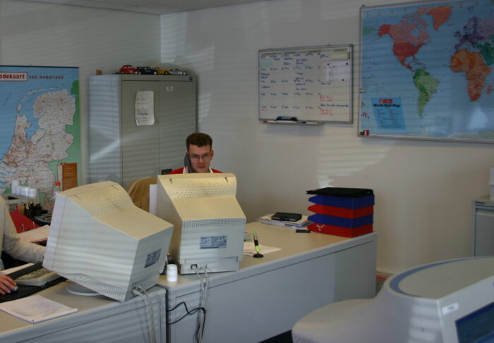 Pieter de Kooter aan het werk bij Cartec begin jaren 2000